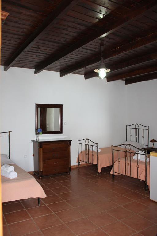 Lalloudes Seaside Accommodation Exo Nimfion Zimmer foto