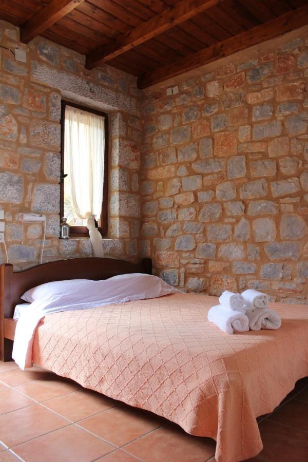 Lalloudes Seaside Accommodation Exo Nimfion Exterior foto