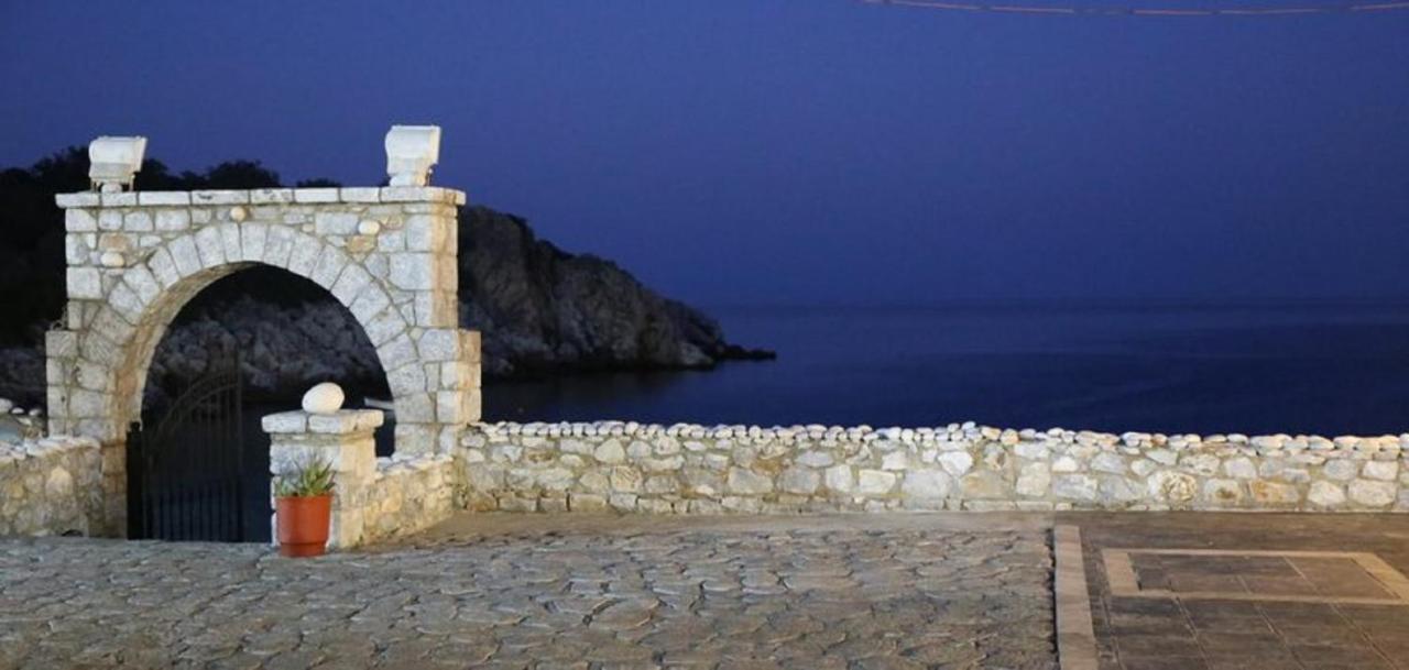 Lalloudes Seaside Accommodation Exo Nimfion Exterior foto